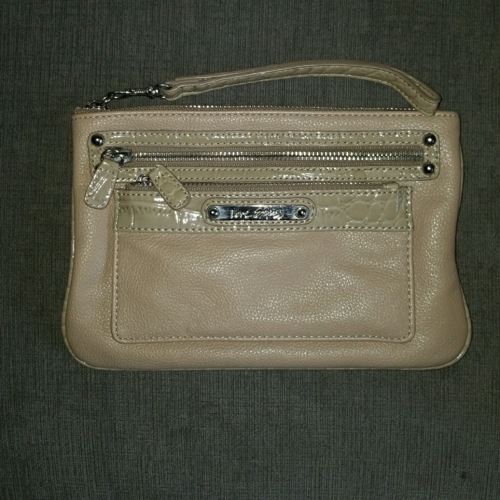 Nude clutch